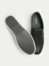LOCOMOTIVE Men Green Slip-On Sneakers