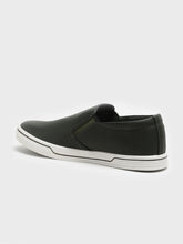 LOCOMOTIVE Men Green Slip-On Sneakers